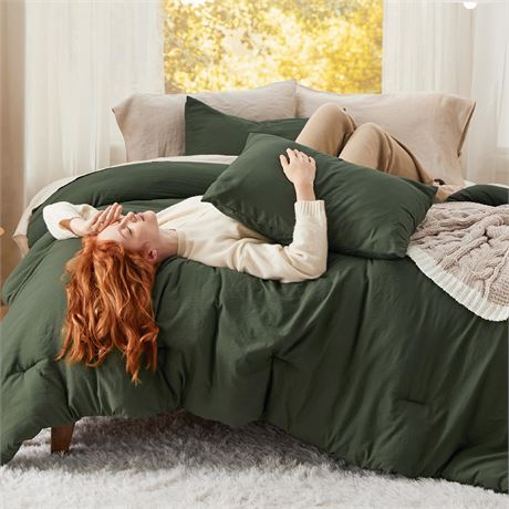 Bedsure Prewashed Oversized King Comforter Set - Bed Set 3 PCS Dark Green